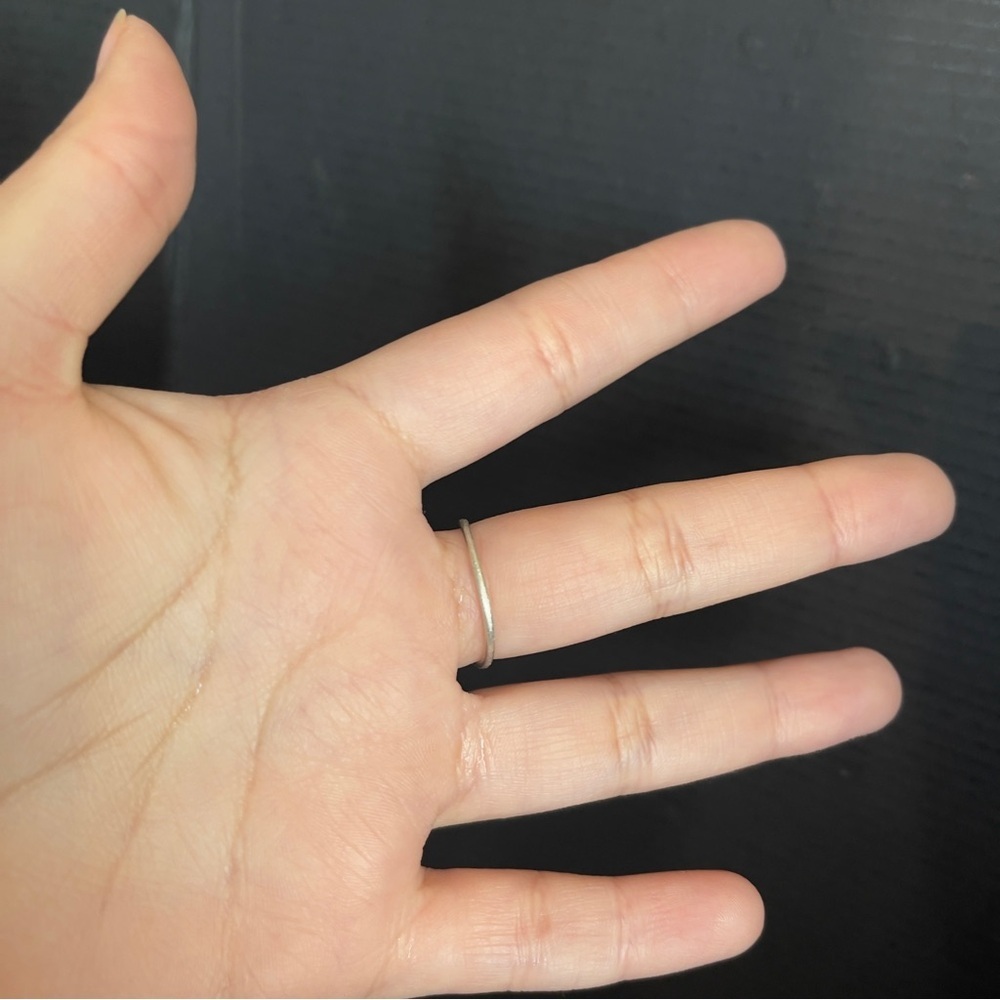 Sterling silver adjustable small dainty ball ring - Picture 4 of 5